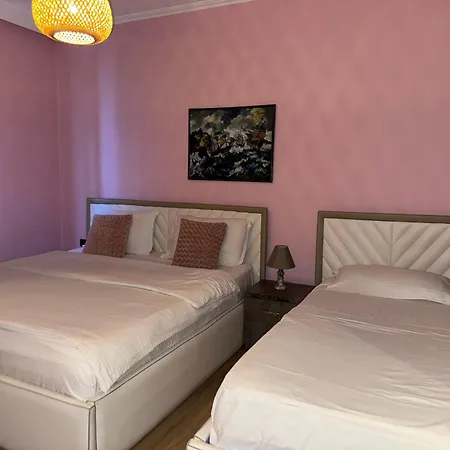 Отель Misk & Тирана