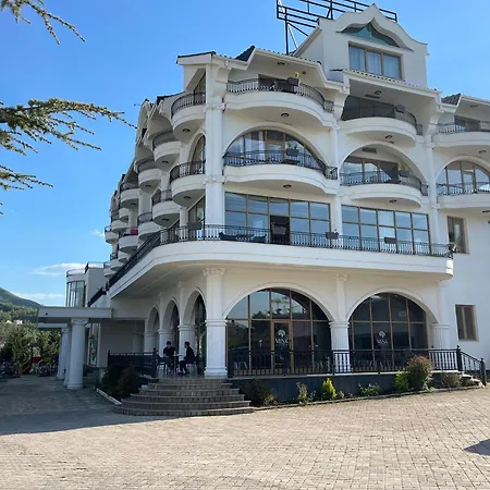 Hotell Misk & Tirana